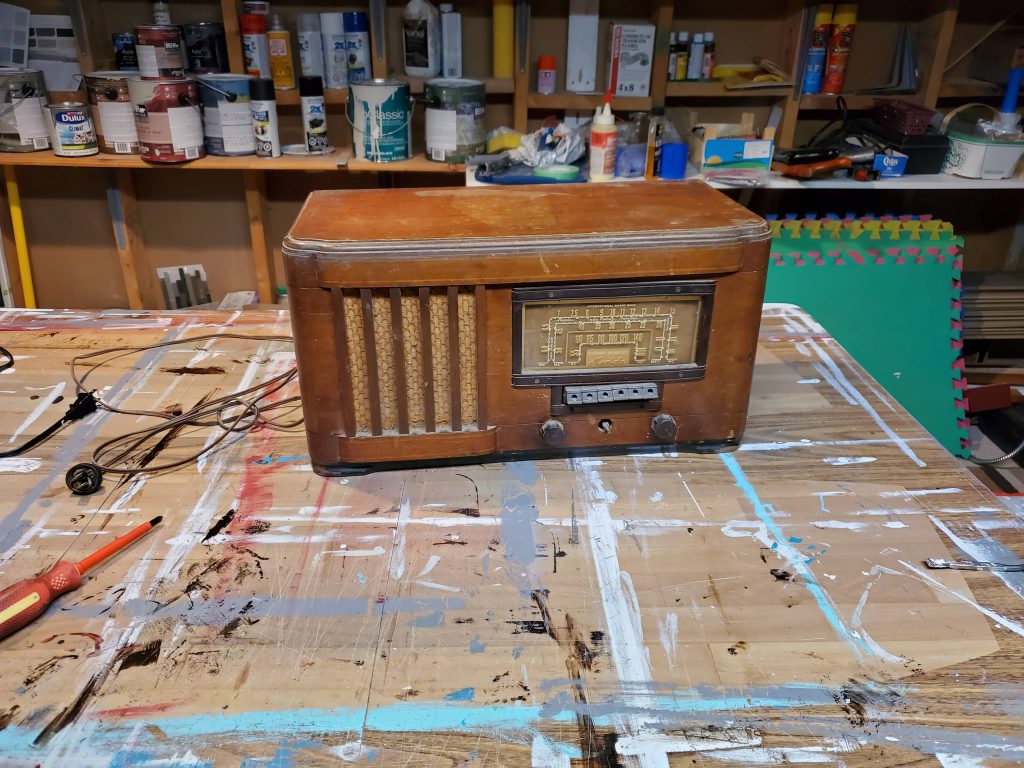 Vintage radio from Facebook Marketplace